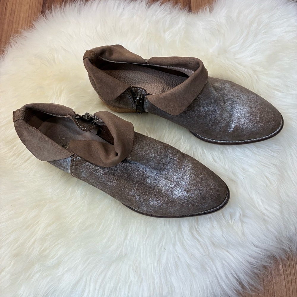 Seychelles Snare Metallic Pewter Ankle Booties Size 6.5